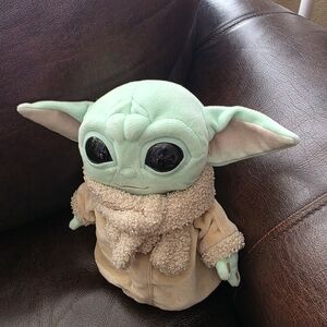 Star Wars Baby Yoda. Mattel Branding.